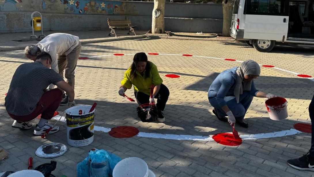 İlçemizde Okul Bahçelerinde Geleneksel Çocuk Oyunları Canlanıyor 
