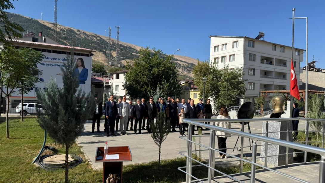 İlköğretim Haftası Çelenk Sunma Töreni